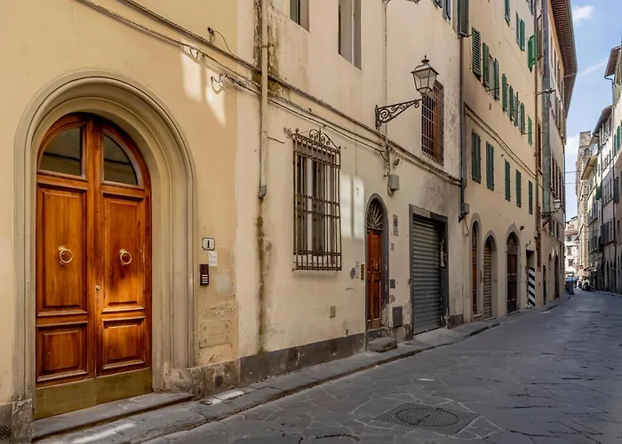 Santa Croce Exclusive